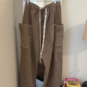 We The Free Tan Cargo Pants Like New